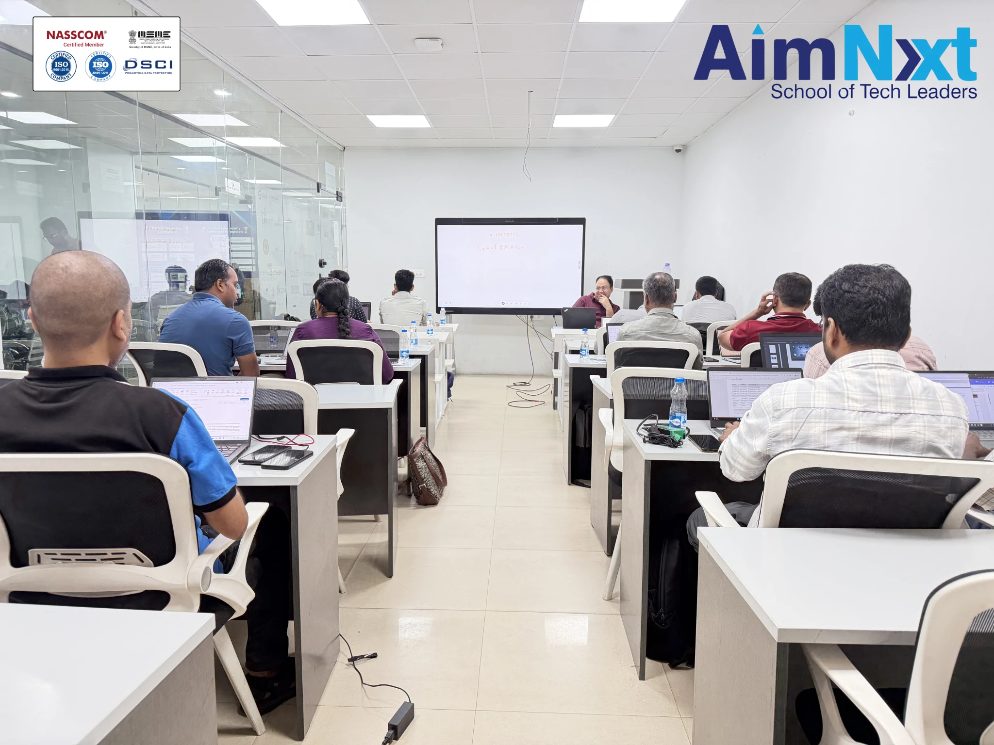 Corporate professionals attending instructor-led technical training at AimNxt School of Tech Leaders Hyderabad